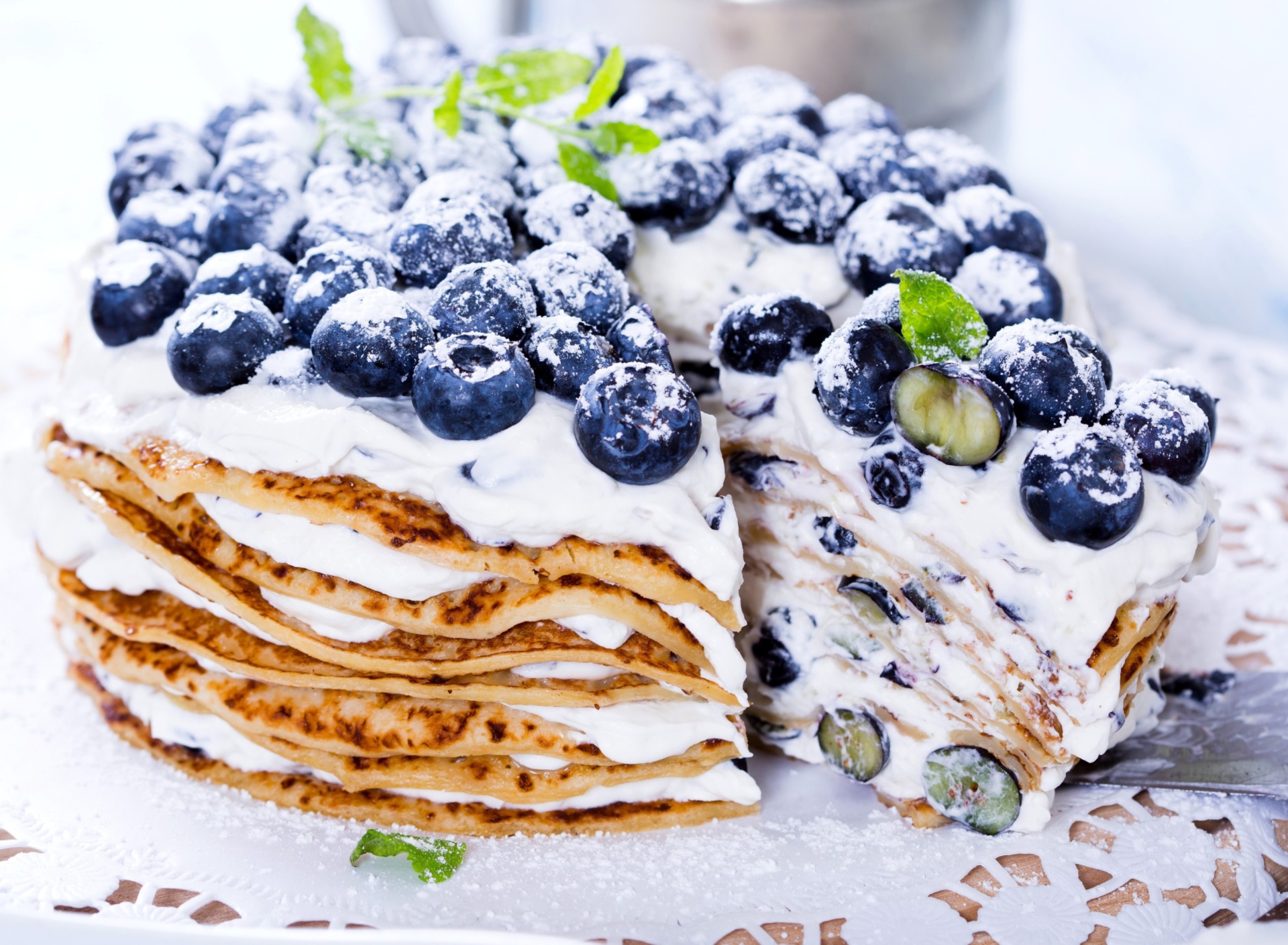 Blueberry And Cream Cake wallpaper 1920x1408