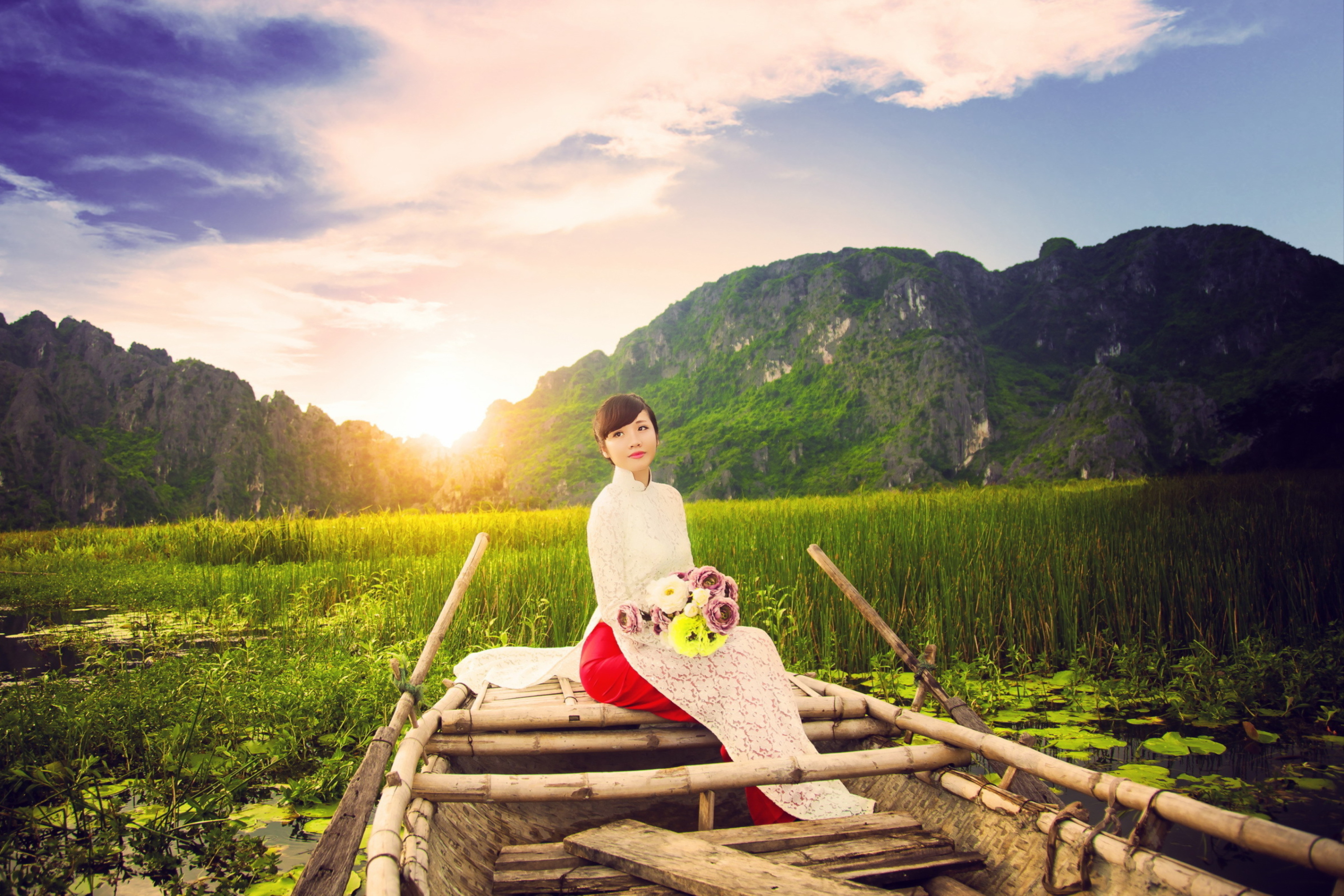 Beautiful Asian Girl With Flowers Bouquet Sitting In Boat wallpaper 2880x1920