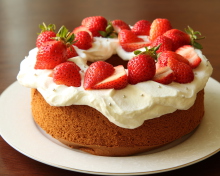 Обои Strawberry Cake 220x176