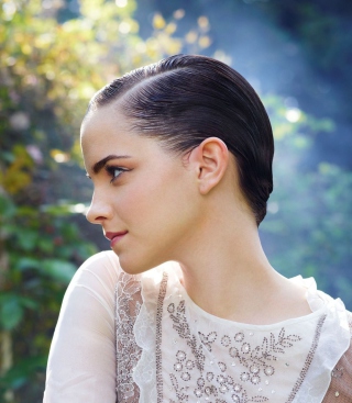 Kostenloses Emma Watson Short Black Hair Wallpaper für Motorola W450 Active