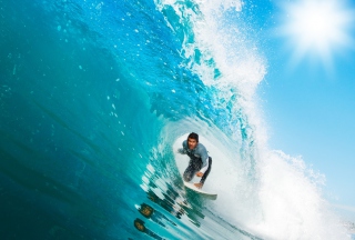Free Extreme Surfing Picture for Android, iPhone and iPad