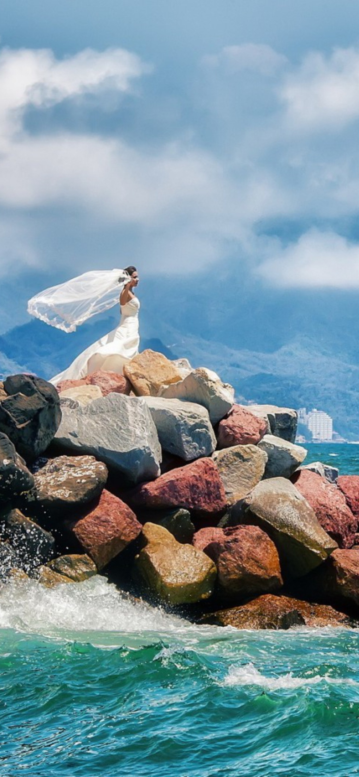 Das Bride On Sea Coast Wallpaper 1170x2532