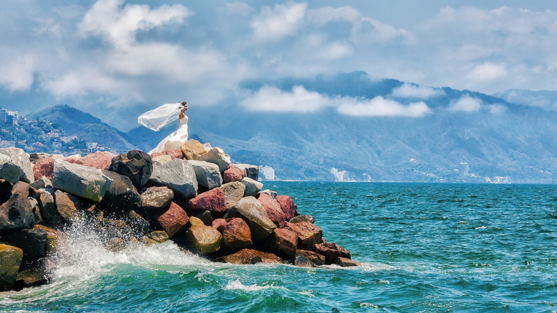 Sfondi Bride On Sea Coast 1920x1080