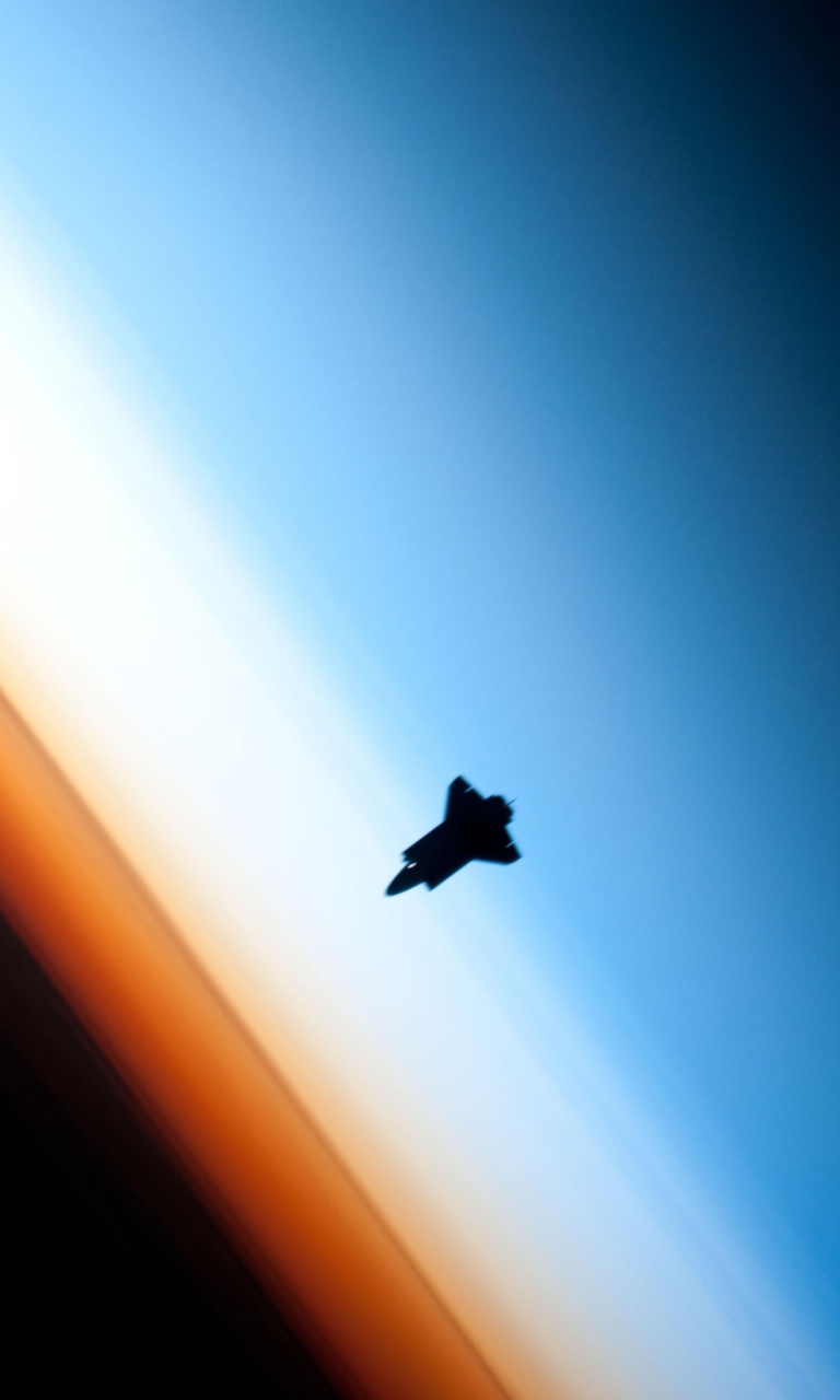 Das Shuttle In Outer Space Wallpaper 768x1280