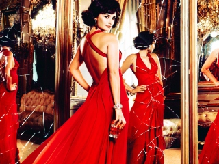 Penelope Cruz In Glamorous Red Dress wallpaper 320x240