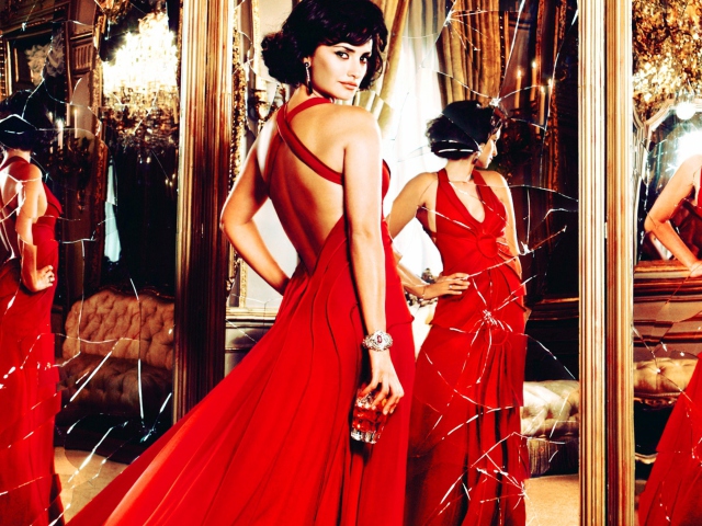 Обои Penelope Cruz In Glamorous Red Dress 640x480