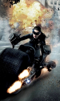 Sfondi Anne Hathaway In Dark Knight Rises 240x400