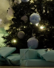 Sfondi Presents And Christmas Tree 176x220