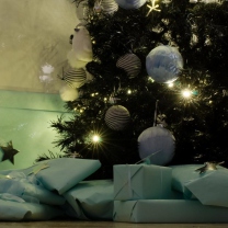 Sfondi Presents And Christmas Tree 208x208
