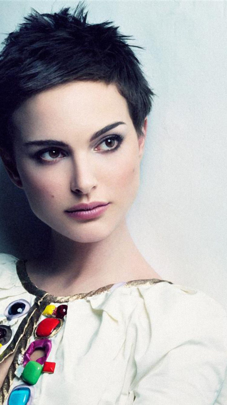 Natalie Portman: Ashton Kutcher was paid three times more for 'No Strings  Attached' movie
