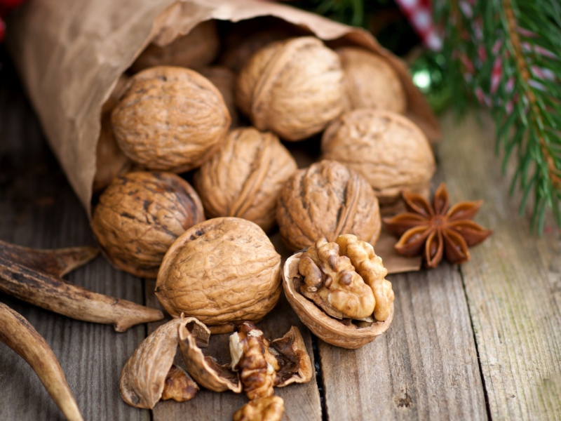 Walnuts wallpaper 800x600