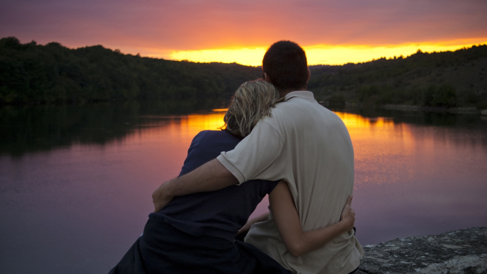 Watching Sunset Together screenshot #1 1600x900