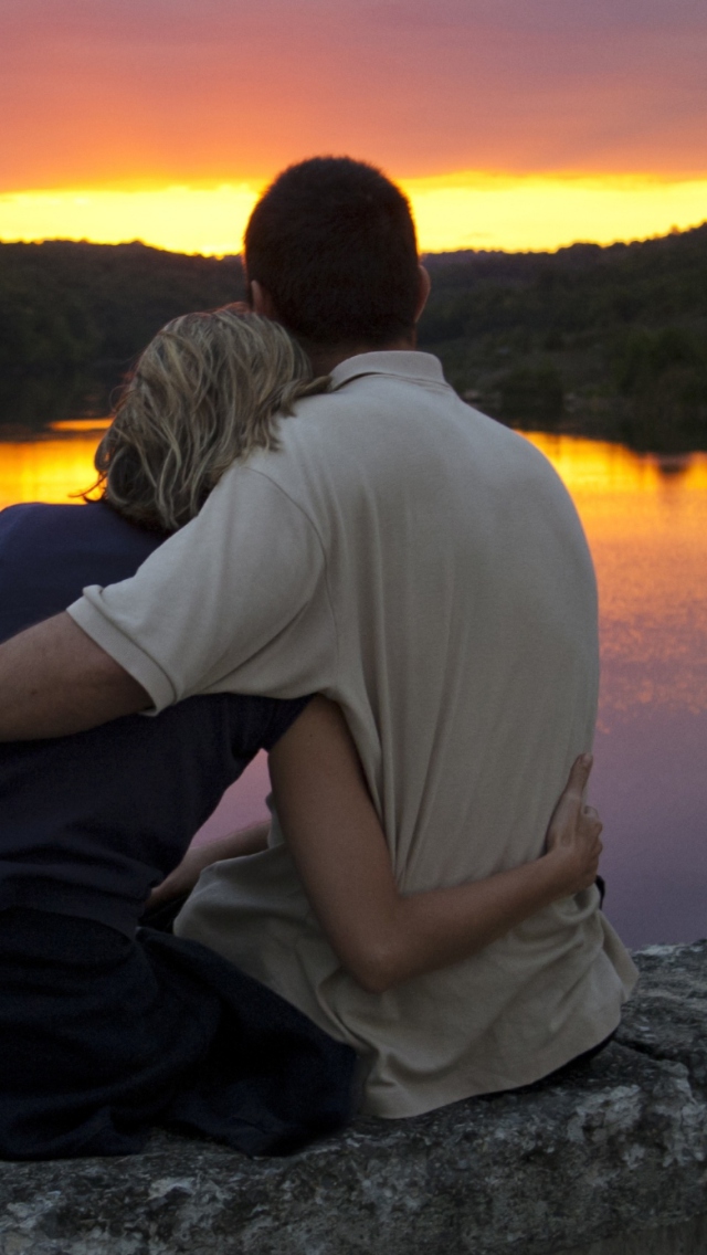 Watching Sunset Together screenshot #1 640x1136