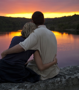 Watching Sunset Together sfondi gratuiti per iPhone 4S