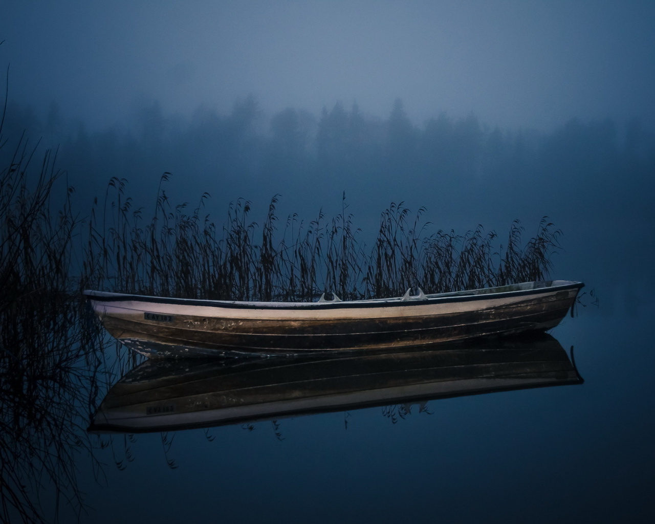 Boat in Night screenshot #1 1280x1024