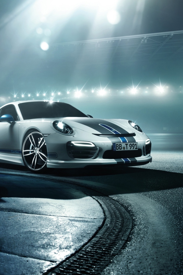 Screenshot №1 pro téma 2014 Porsche 911 Turbo 640x960