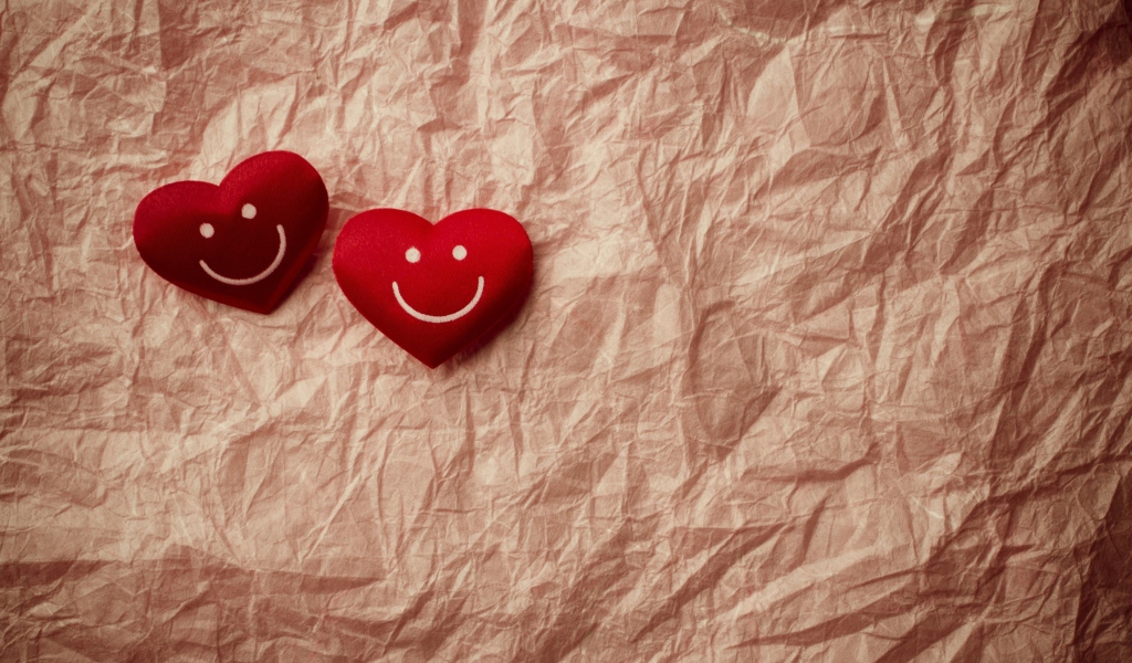 Das Smiling Hearts Wallpaper 1024x600