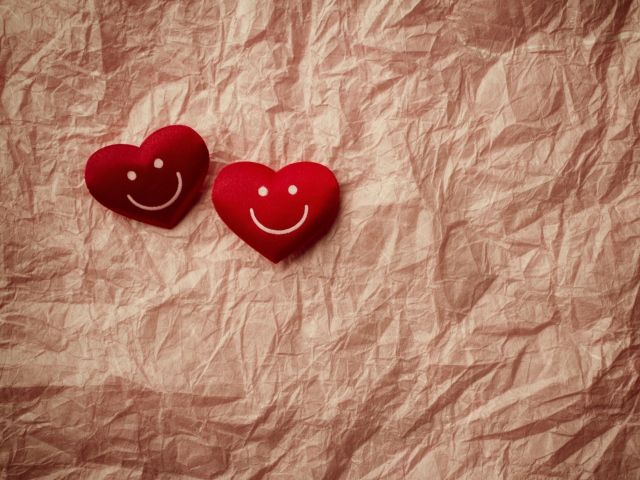 Fondo de pantalla Smiling Hearts 640x480