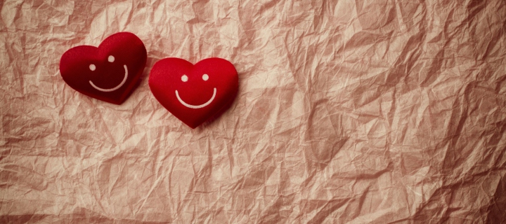 Smiling Hearts wallpaper 720x320