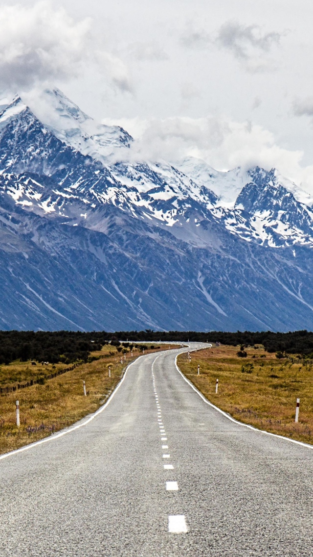 Mount Cook in New Zealand wallpaper 640x1136