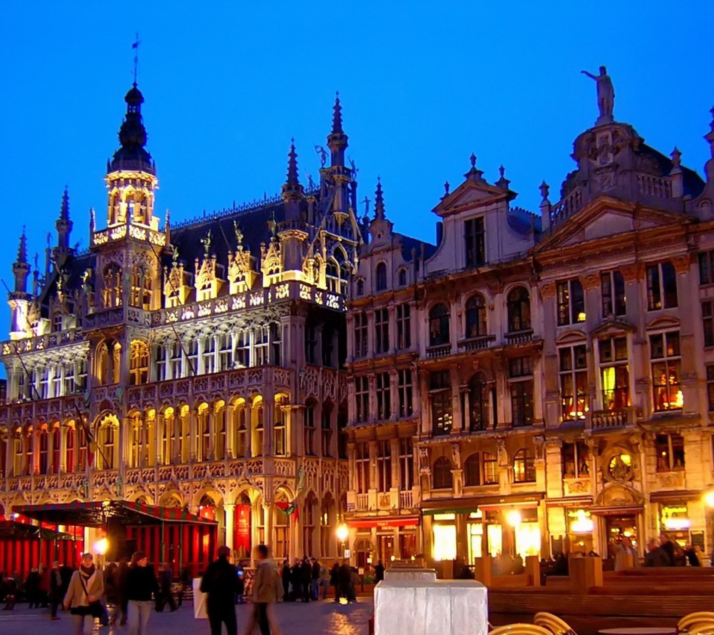 Обои La Grand Place Brussels 1440x1280