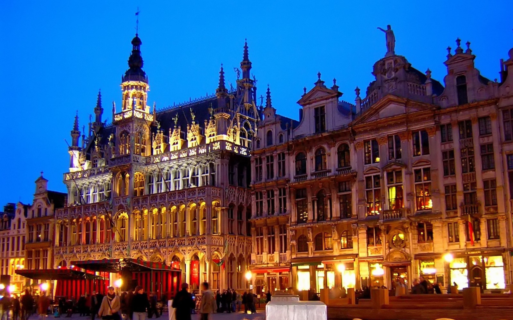 Fondo de pantalla La Grand Place Brussels 1680x1050