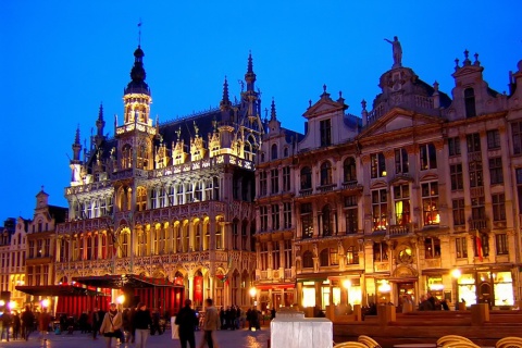 Fondo de pantalla La Grand Place Brussels 480x320