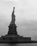Screenshot №1 pro téma Statue Of Liberty 128x160
