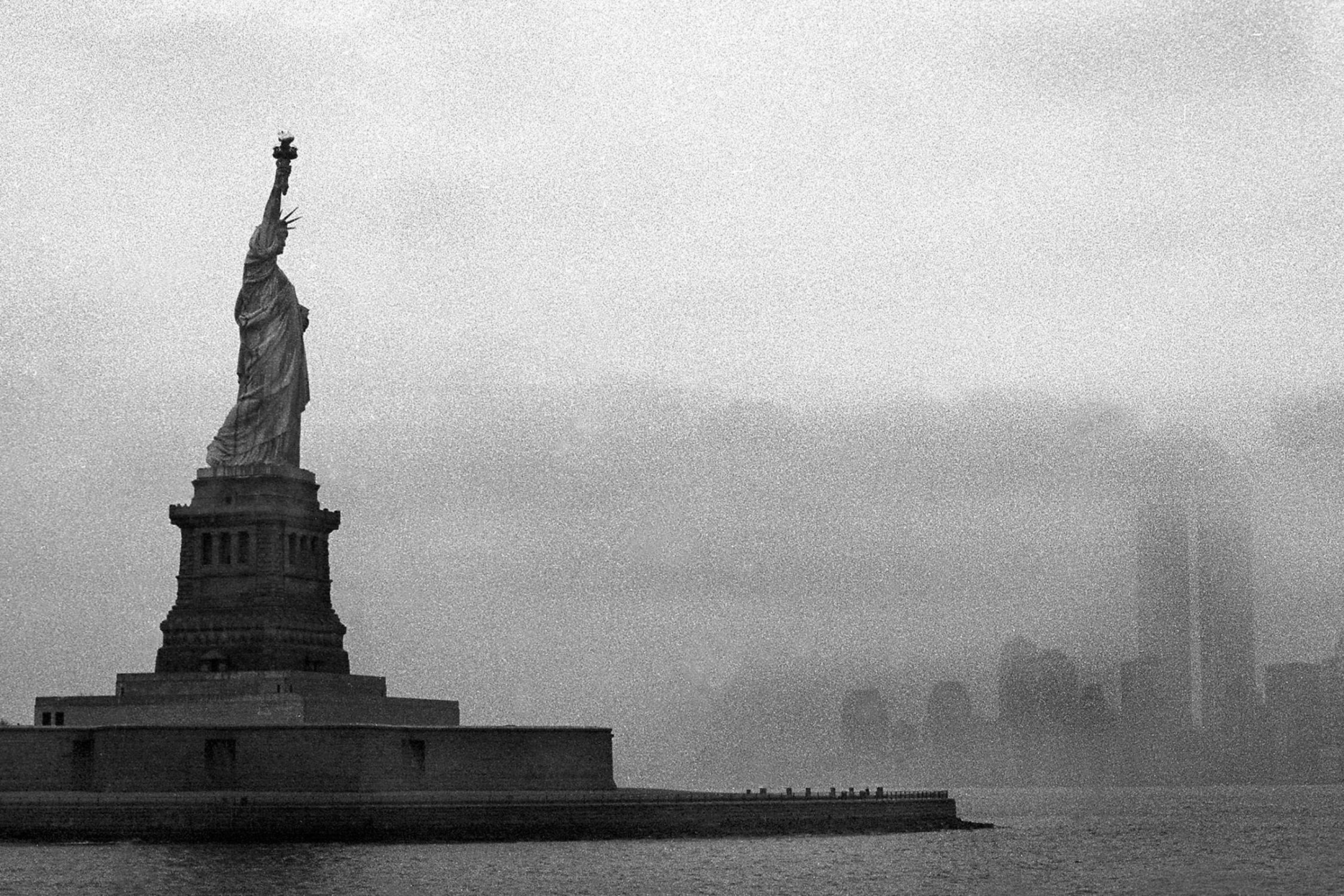 Fondo de pantalla Statue Of Liberty 2880x1920