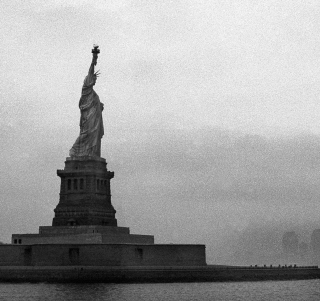 Statue Of Liberty papel de parede para celular para Nokia 8800
