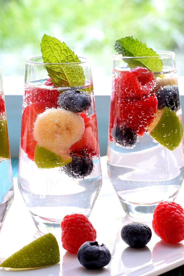 Berries Nonalcoholic Cocktail screenshot #1 640x960