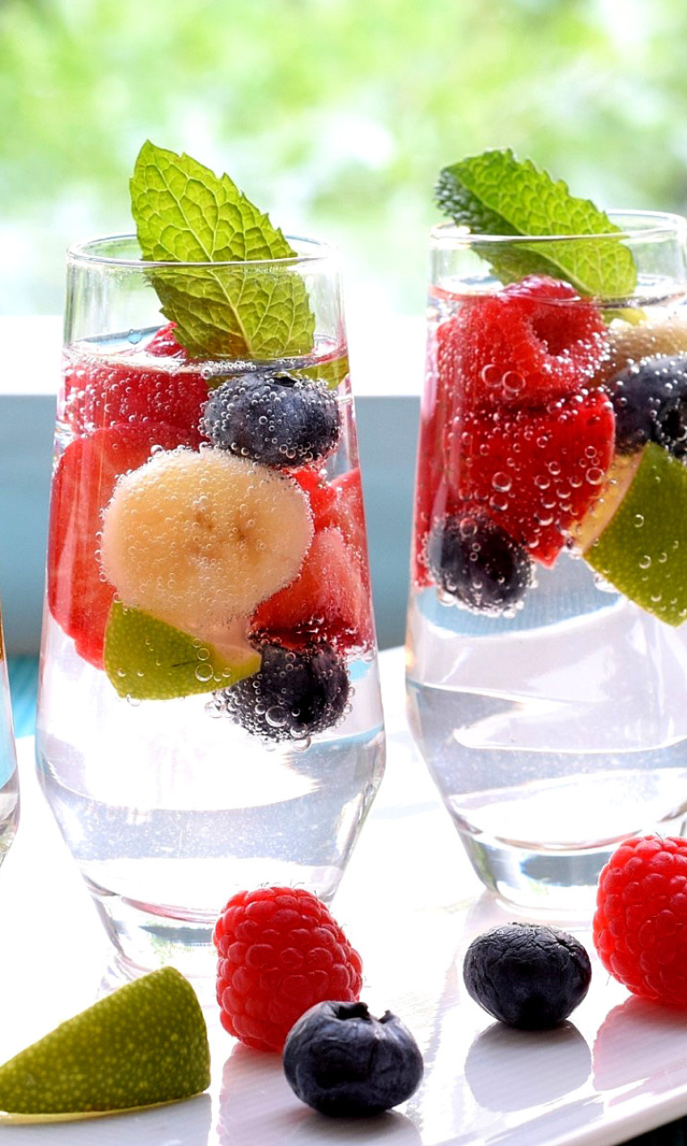 Berries Nonalcoholic Cocktail wallpaper 768x1280