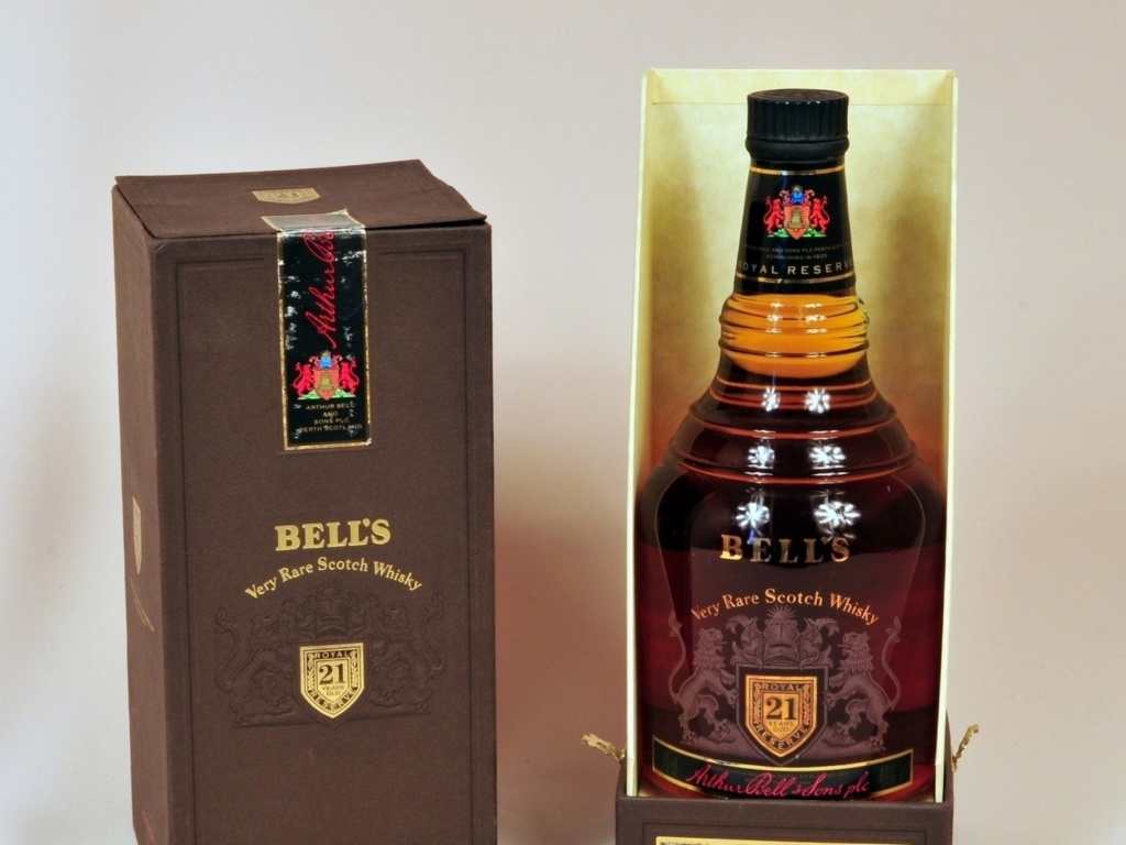 Das Bells Scotch Blended Whisky Wallpaper 1024x768
