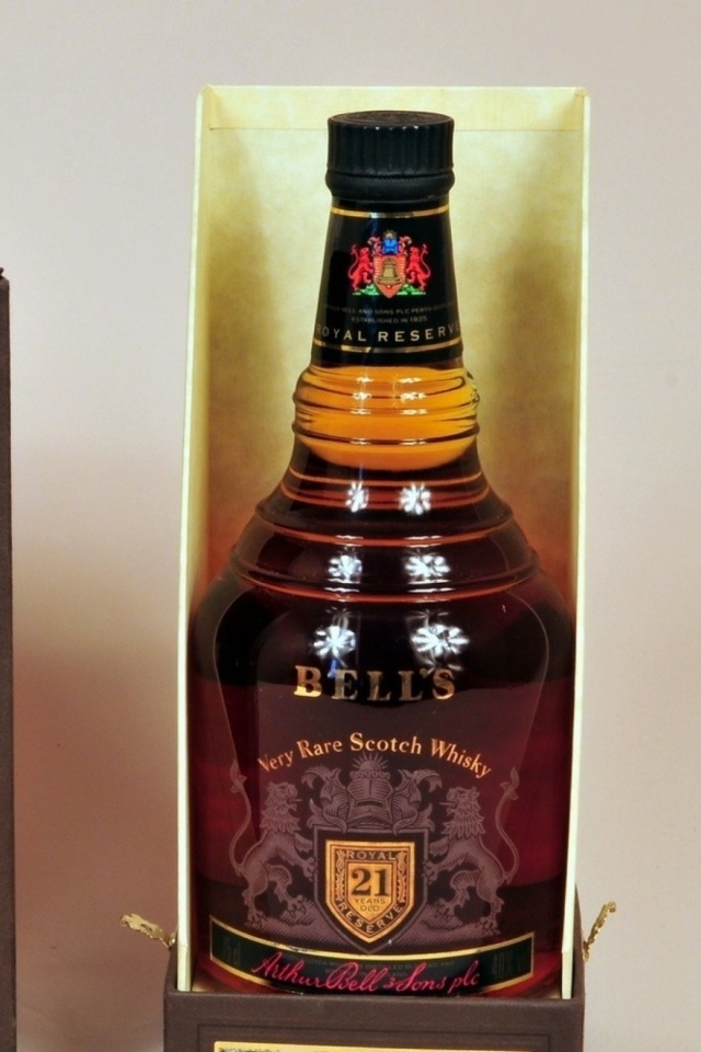 Bells Scotch Blended Whisky wallpaper 640x960