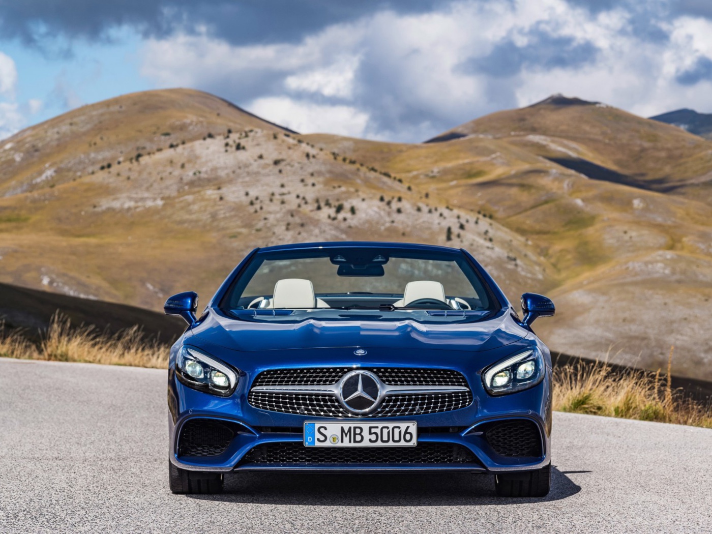 Mercedes Benz SL500 wallpaper 1400x1050