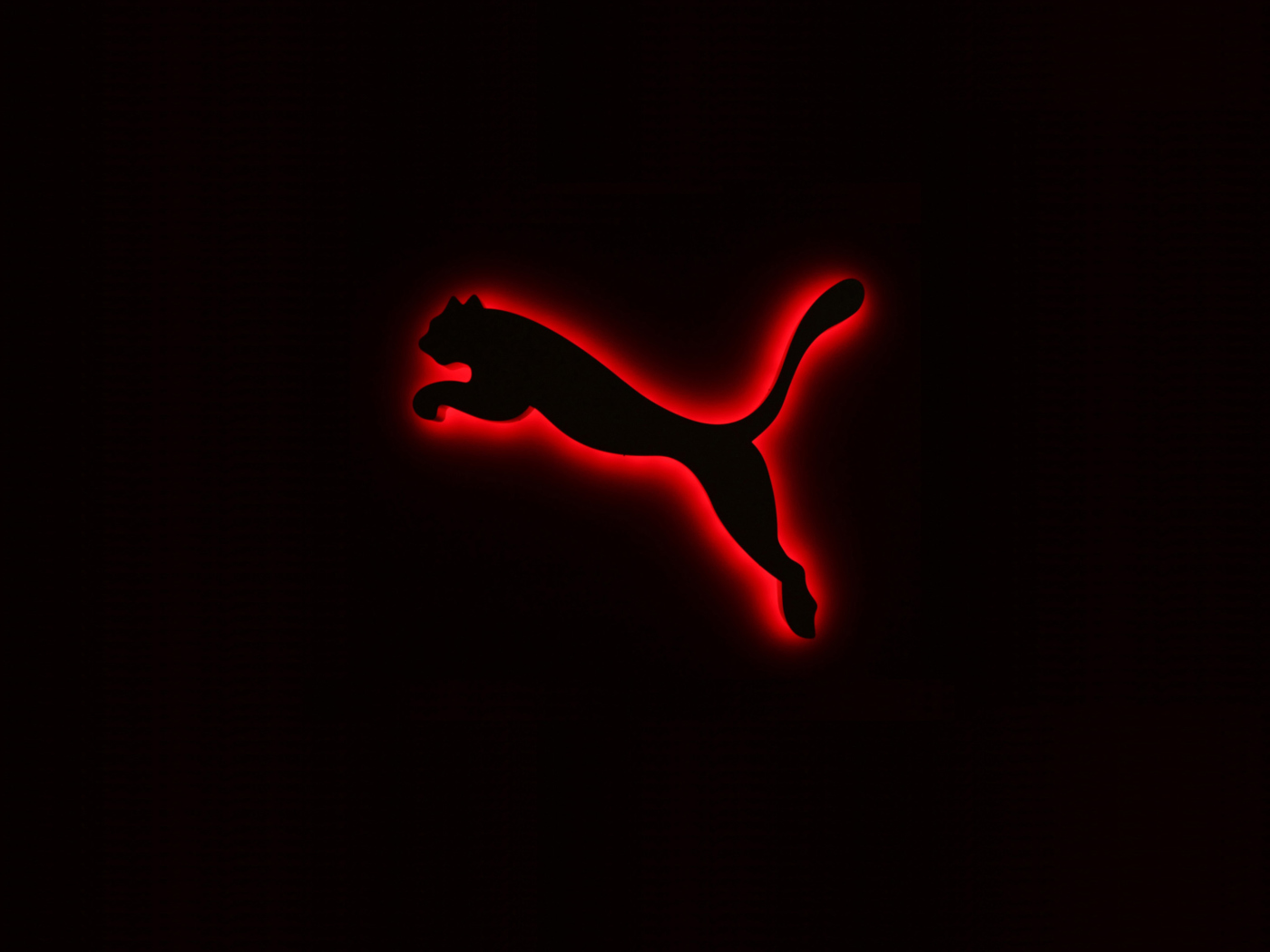 Puma Logo wallpaper 1400x1050