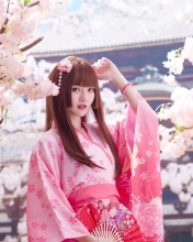 Japanese Girl in Kimono wallpaper 176x220
