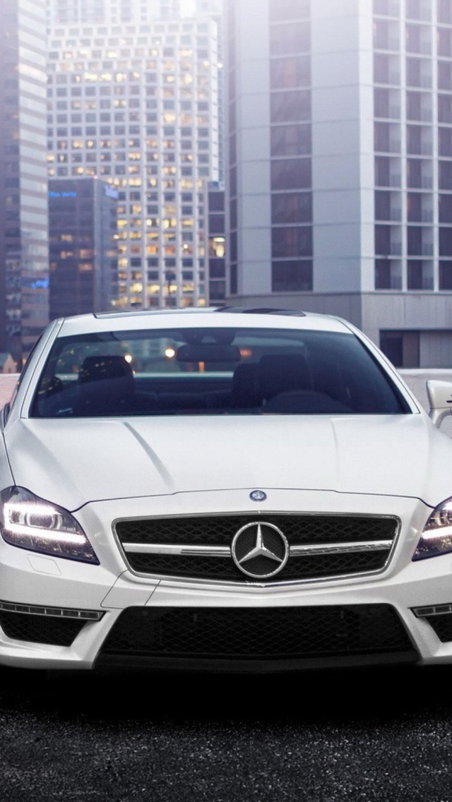 Обои White Mercedes Benz Cls 640x1136