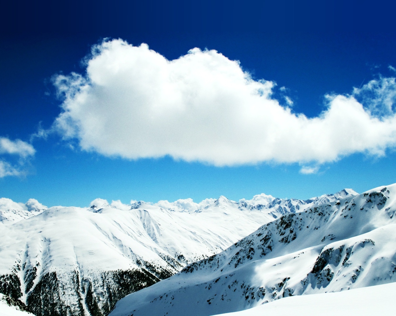 Screenshot №1 pro téma White Cloud And Mountains 1280x1024