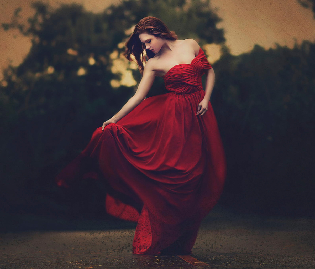 Обои Girl In Beautiful Red Dress 1200x1024
