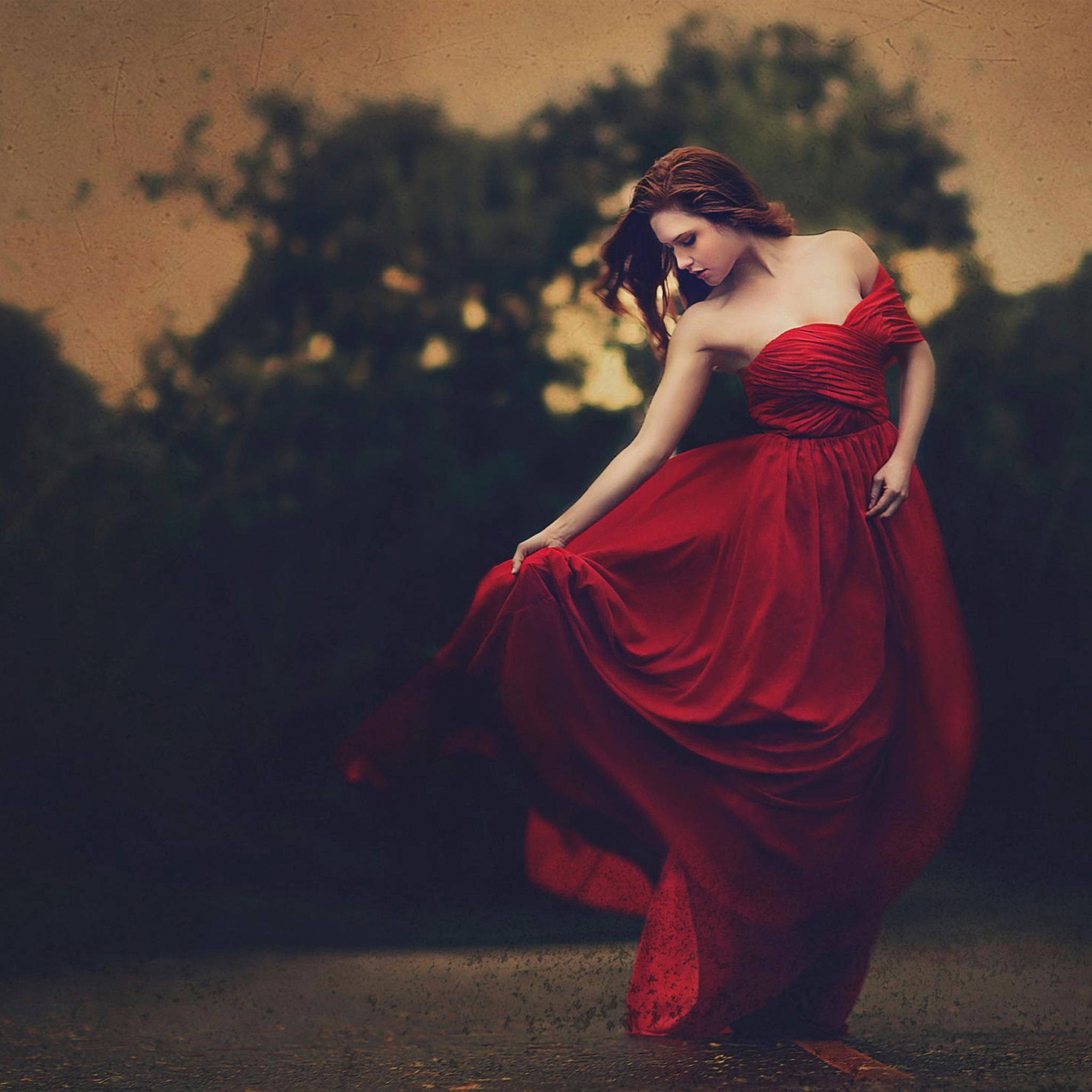 Das Girl In Beautiful Red Dress Wallpaper 2048x2048