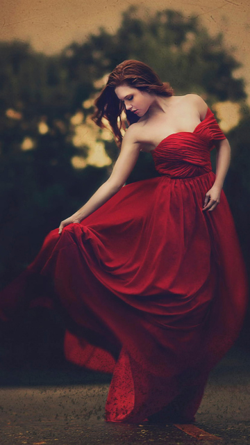 Обои Girl In Beautiful Red Dress 360x640