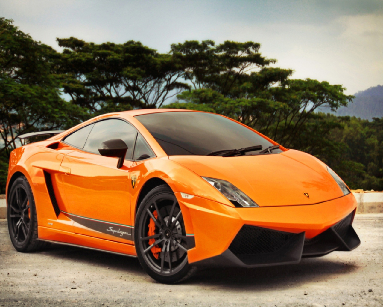 Orange Lamborghini screenshot #1 1280x1024