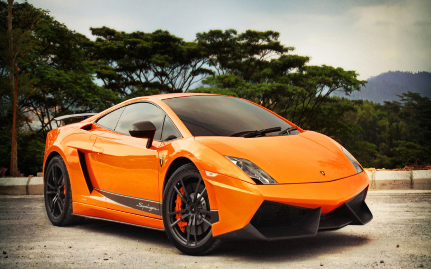 Orange Lamborghini screenshot #1 1680x1050