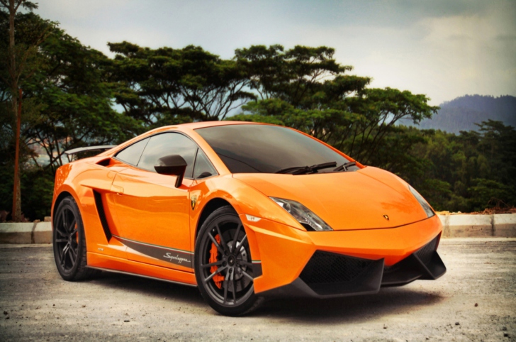 Das Orange Lamborghini Wallpaper