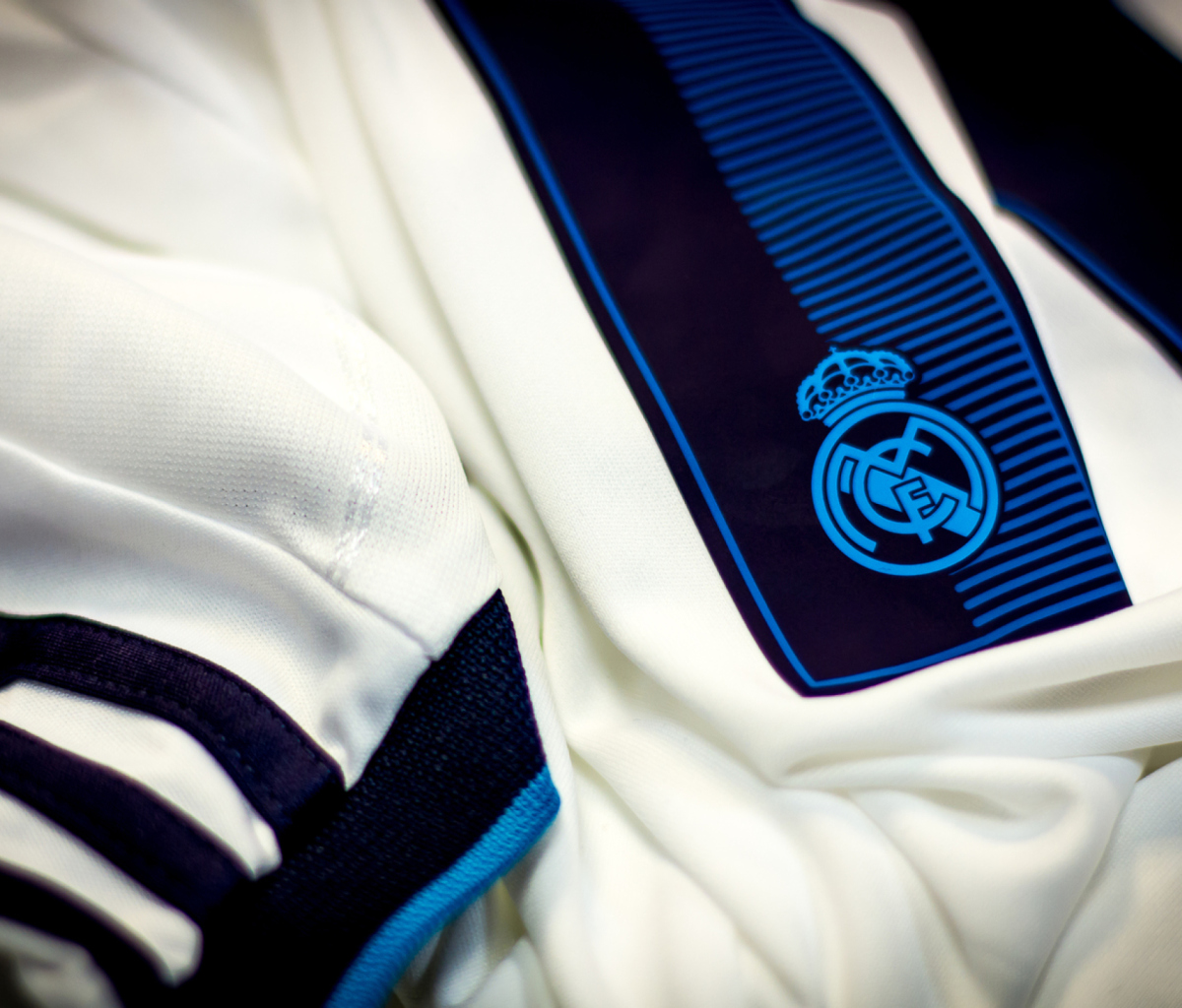 Обои Kit Real Madrid 1200x1024