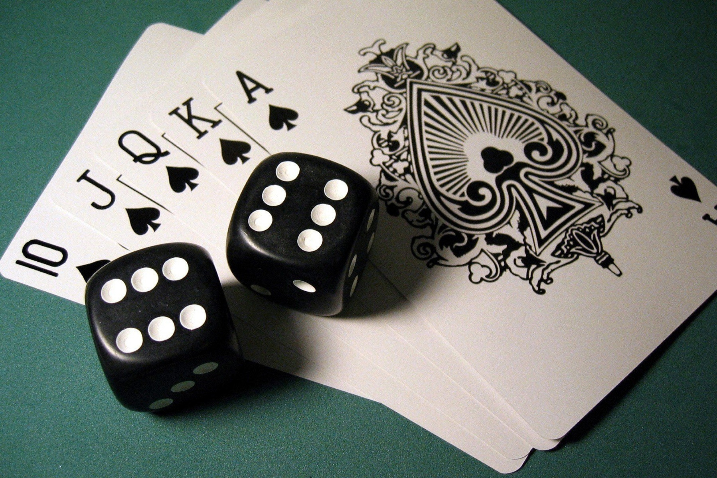 Das Gambling Dice and Cards Wallpaper 2880x1920