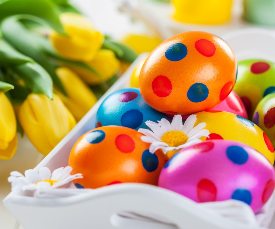 Обои Colorful Polka Dot Easter Eggs 960x800