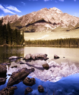 Kostenloses Mirror Lake Wallpaper für HTC HD2