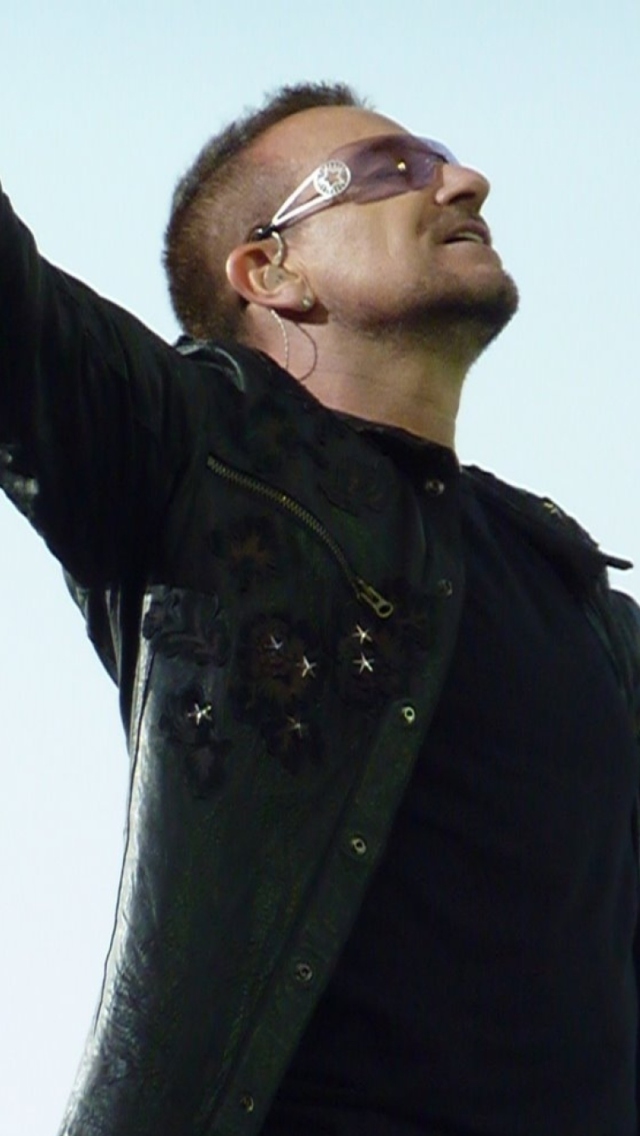 Bono U2 wallpaper 640x1136